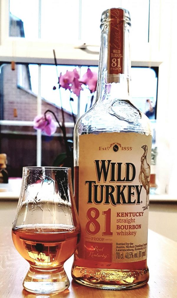 Rượu wild turkey bourbon 81